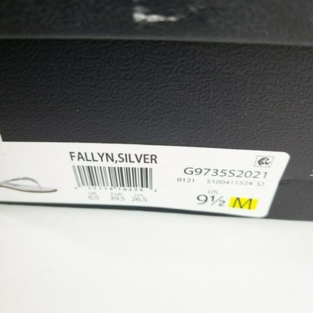 Naturalizer Fallyn Thong Sandals-9.5 - Picture 8 of 8